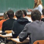 Србија размислува да го скрати школскиот час на 30 минути, децата имаат намалена концентрација