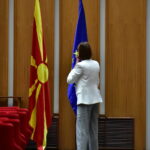 Каква е сегашната меѓународна политичка конјунктура за отфрлање на Макроновата преговарачка рамка?