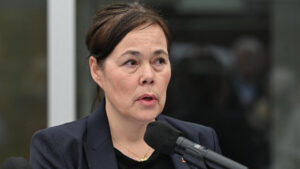 Министерката за надворешни работи на Гренланд се расплака по состанокот во Белата куќа