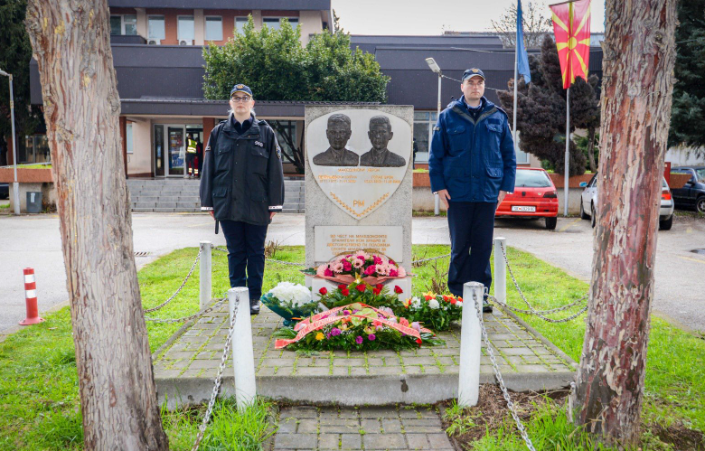 Тошковски оддаде почит на полициските херои по повод 26 години од нивната смрт
