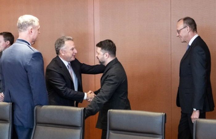 Зеленски, Виткоф и Кушнер пристигнаа на преговори за Украина во Париз