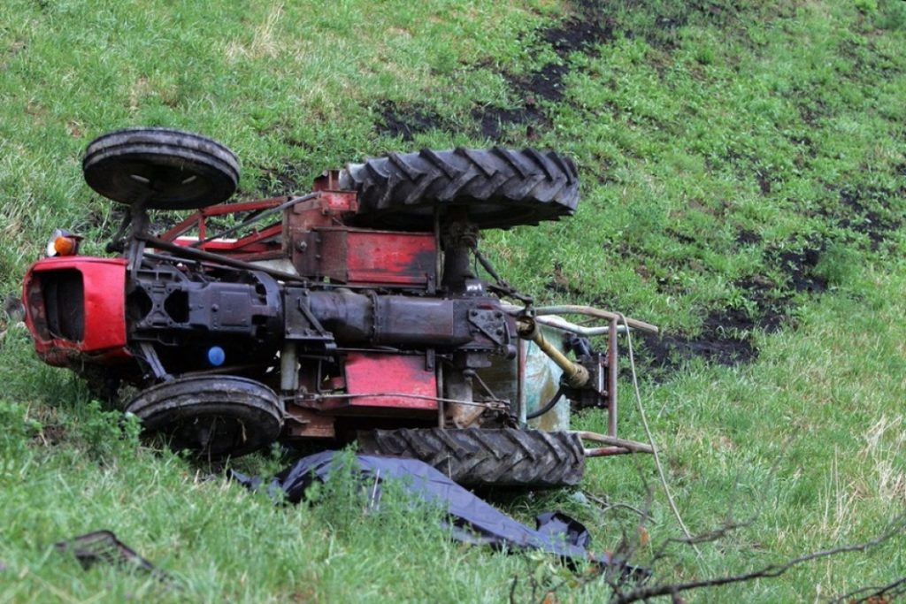 Несреќа кај Градско Балдовци: Трактор падна во река, загина 58-годишен маж