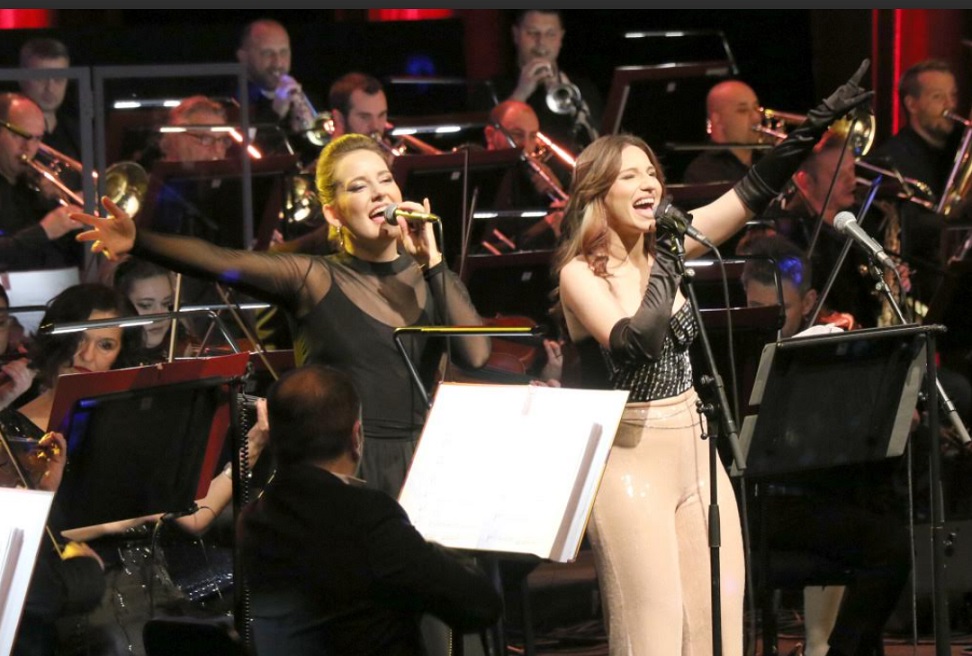 АНА ПЕТАНОВСКА, ЏИЈАН ЕМИН И ОРКЕСТАРОТ БЕА ЅВЕЗДИ НА ВАСИЛИЧАРСКИОТ КОНЦЕРТ СО ДИСКО ХИТОВИ ВО ОПЕРАТА