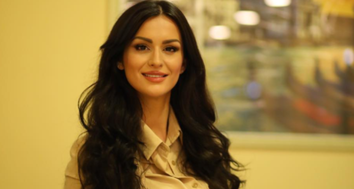 Новинарка од Тетово казнета со 700 евра затоа што го споменала името на судија за време на известување