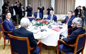 Заврши лидерската средба: Отворени листи, една изборна единица и техничката влада во фокусот