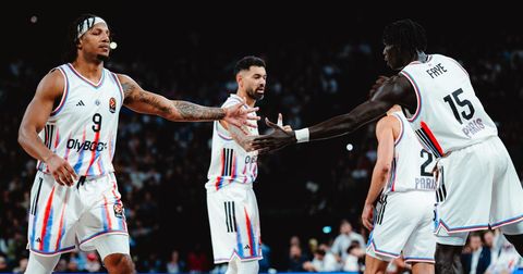 Париз по девет меча и два месеци победи на гости