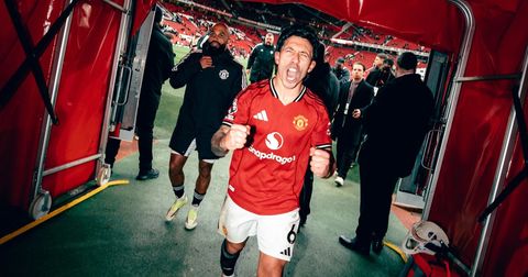 Легендите на Јунајтед си играа мајтап со Мартинез, тој им возврати: Нека ми го кажат тоа в лице!