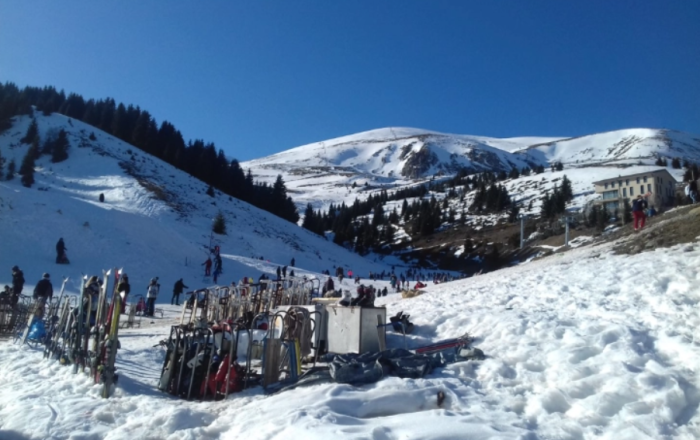 Најмногу снег и најстудено на Попова Шапка