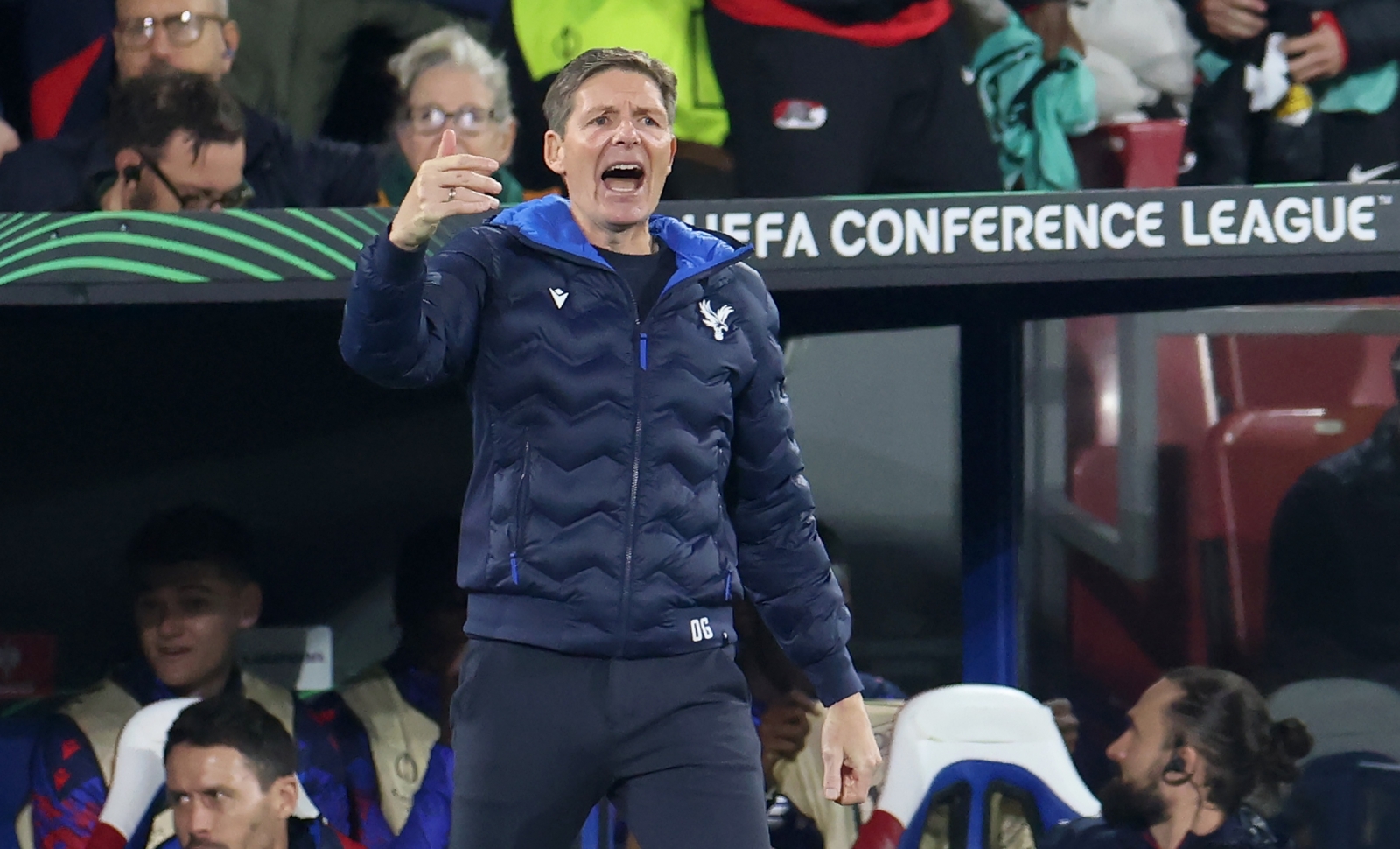 Кристал Палас ќе го брка менаџерот зашто го крена гласот против управата