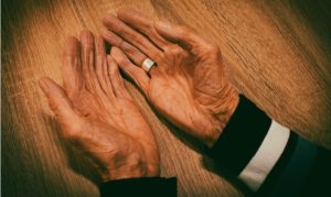 Истражувањата покажале – На која возраст луѓето драстично стареат: Овие периоди се пресвртни точки