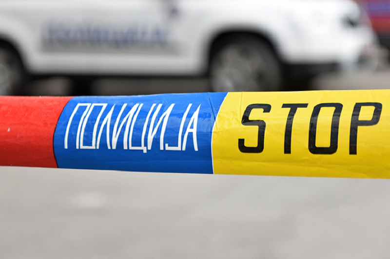 Маж пронајден починат на автобуска постојка во Центар