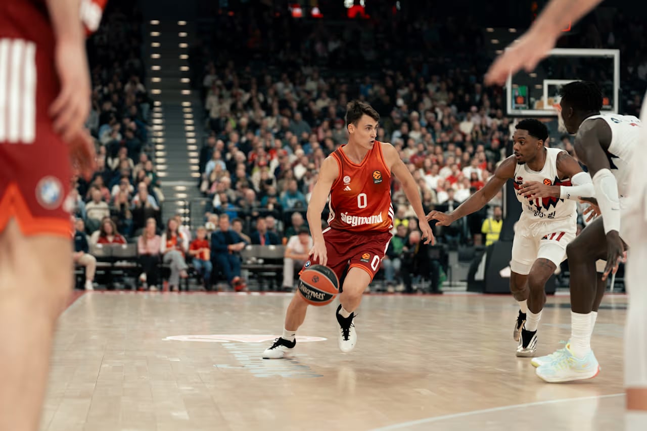 Димитријевиќ двоцифрен во уште една голема победа на Баерн Минхен!