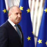 Бугарскиот претседател Румен Радев најави дека утре ќе поднесе оставка