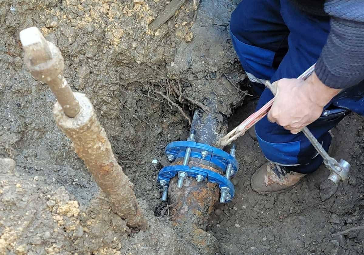 Поради дефект без вода улица во Драчево