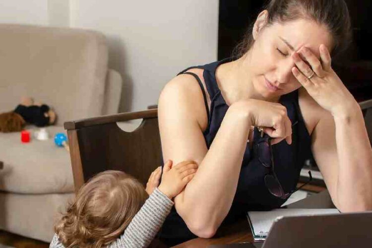 “ТИВКО ПУКАЊЕ“: Кога родителството ве исцрпува и сте без надеж