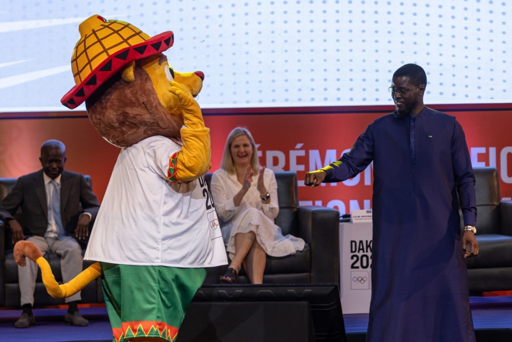 Претседателот на Сенегал не се штедел, им дал и пари и земја на фудбалерите!