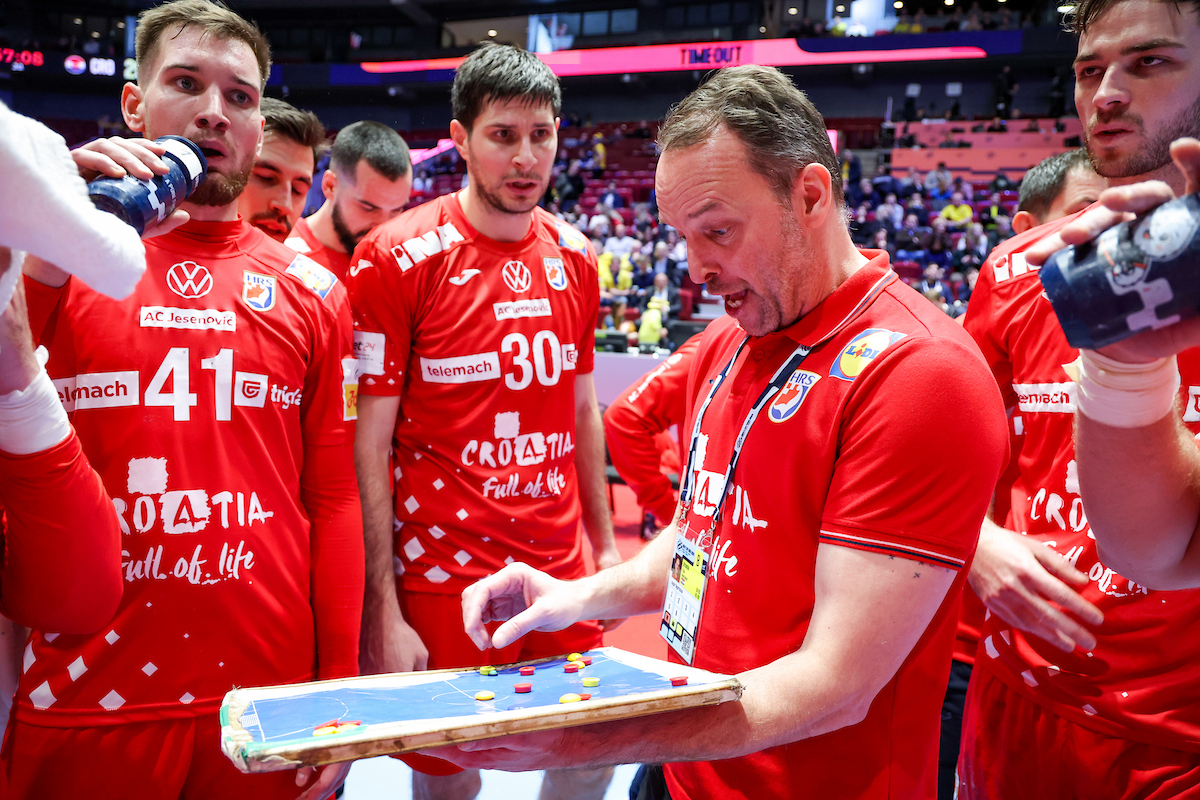 Сигурдсон го детектираше клучниот момент за поразот – разочаран е од двајца играчи!