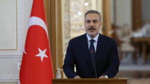 Фидан: Турција се противи на насилство врз Иран, дијалогот е единствениот пат