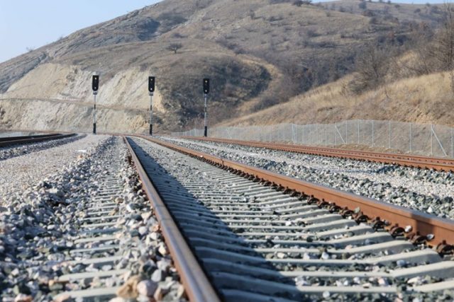 Првите багери за брзата пруга на лето