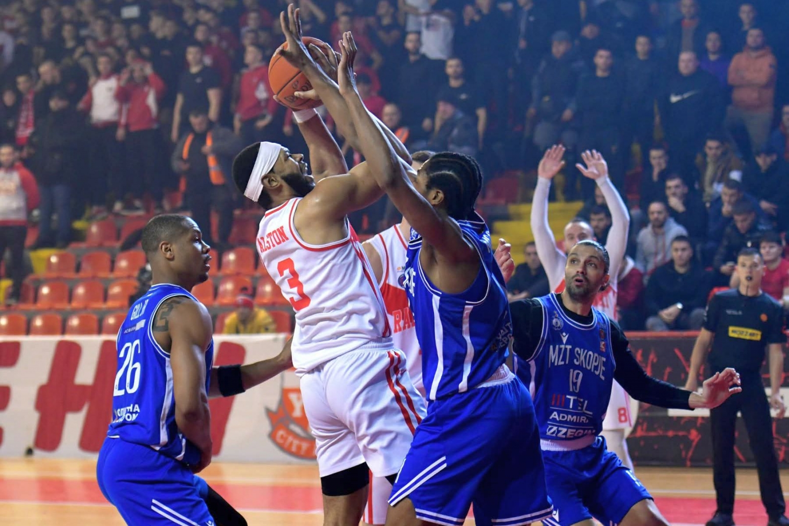 Работнички остана и без последниот Американец – ќе играат со еден странец!