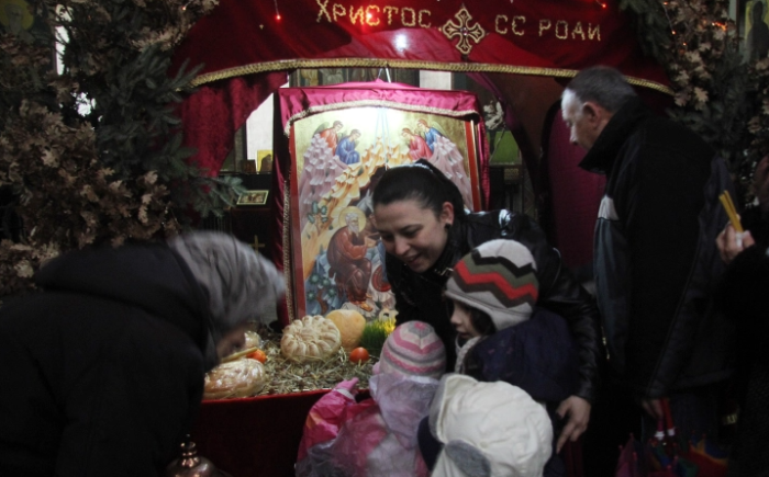 Православните христијани го слават Рождеството Христово – Божик