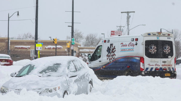 Најмалку седум лица загинаа во зимската бура што ги погоди САД