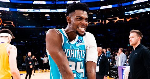 ВИДЕО: Дончиќ и Леброн „решетеа“, но ЛА Лејкерс загуби од Шарлот