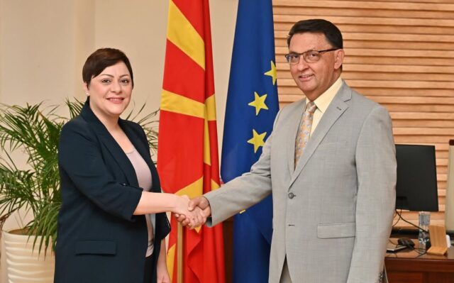 Хајредини: Славески ја зема најскапата, а Димитриеска-Кочоска „најтешката“ Еврообврзница !