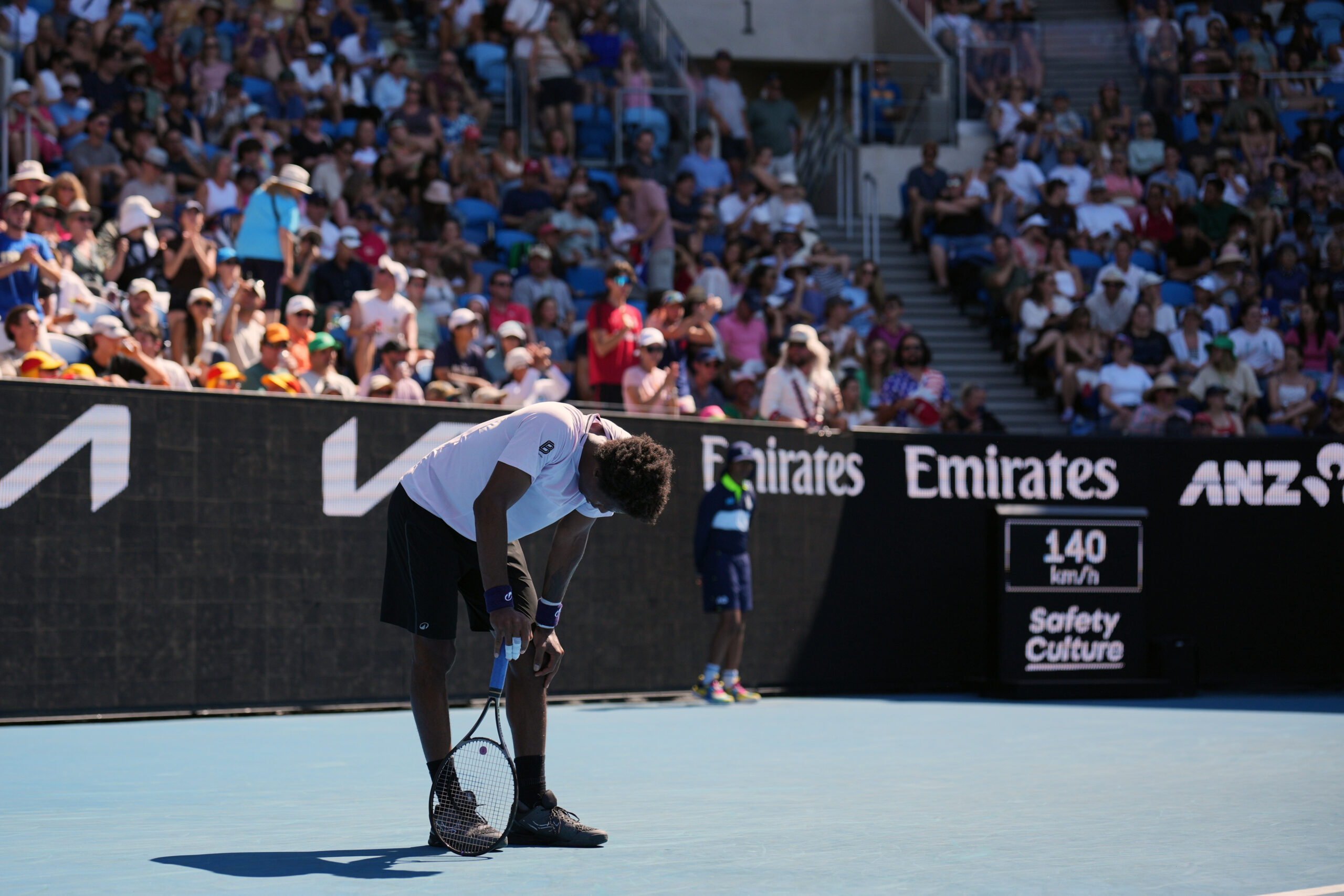 По четиричасовен маратон, Гаел Монфилс се прости од Австралија Опен