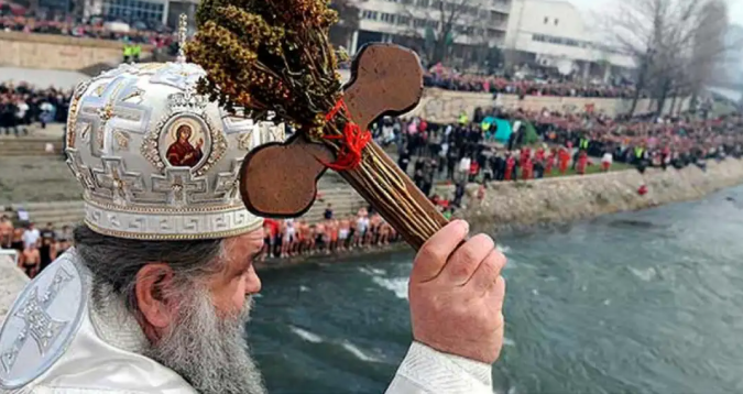 Православните верници го слават Богојавление – Водици
