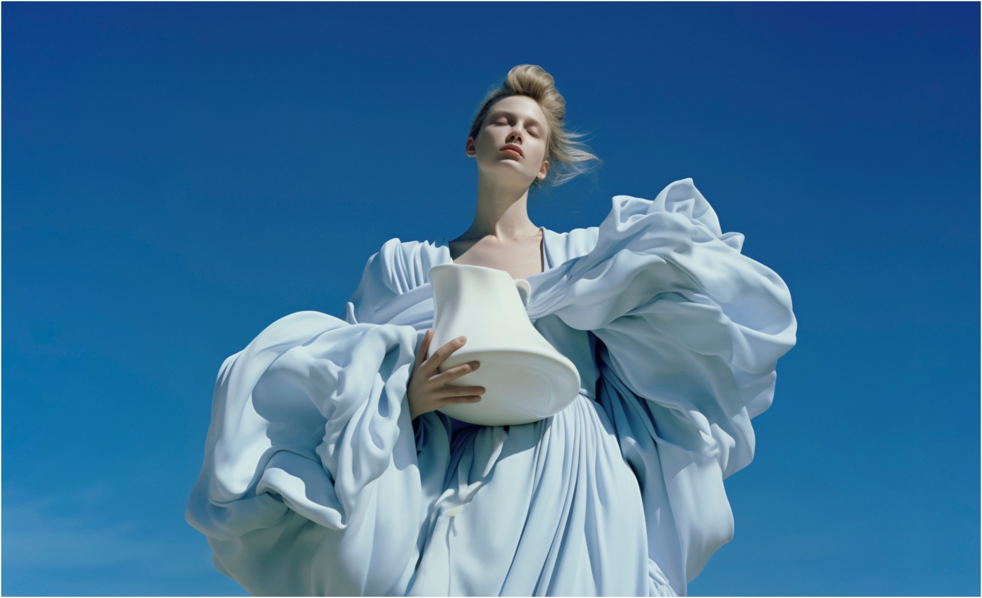 Плутон влезе во Водолија: 2 знаци ќе заработат сериозни пари, а останатите ќе мора да се борат за ронки од масата