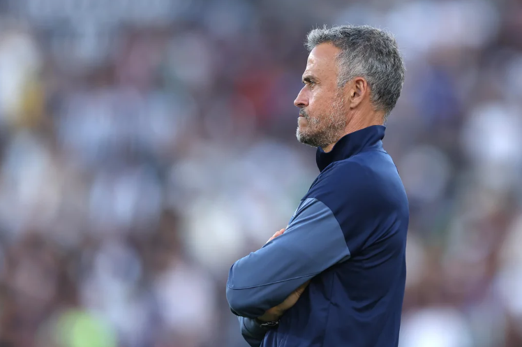 Луис Енрике распали: Не може да победуваме на секој меч и да ги освоиме сите титули