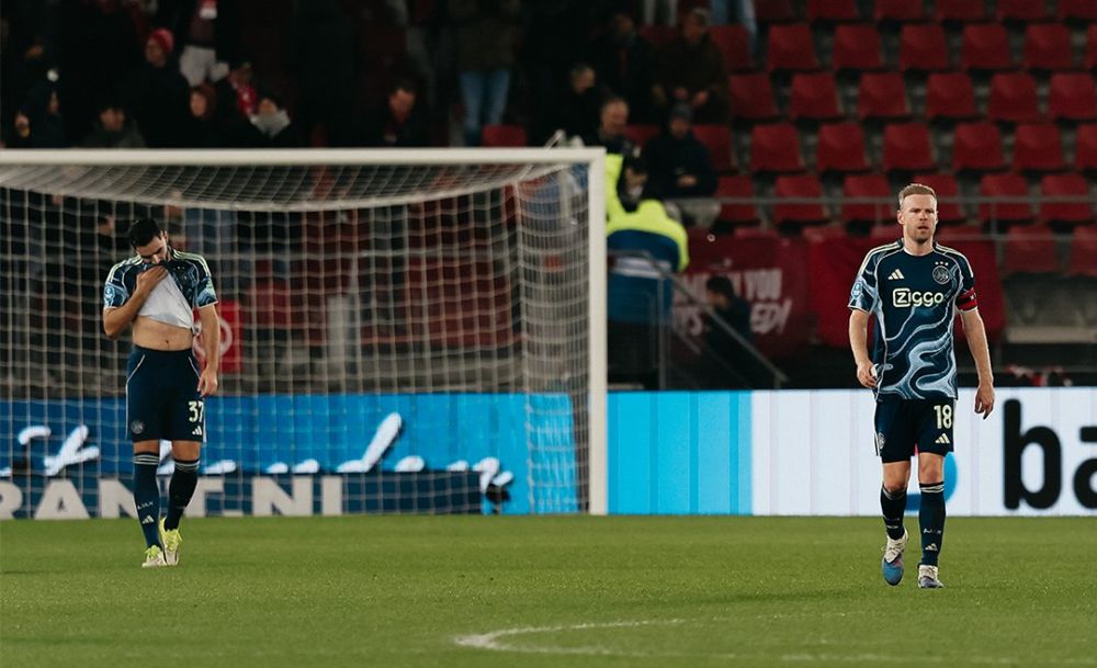 Ајакс доживеа тежок дебакл, навивачите удрија по – Хрват!