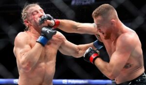 Веќе ја имаме ММА борбата на годината: Шампионски трофеј за Гејџи (ВИДЕО)