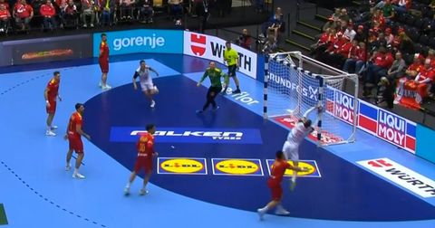 Шоу на македонските крила: „Цепелин“ и за Романците во Хернинг! (ВИДЕО)