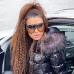 (Фото) Станија има нова „играчка“: Еве српската старлета на што искешира повеќе од 100.000 евра