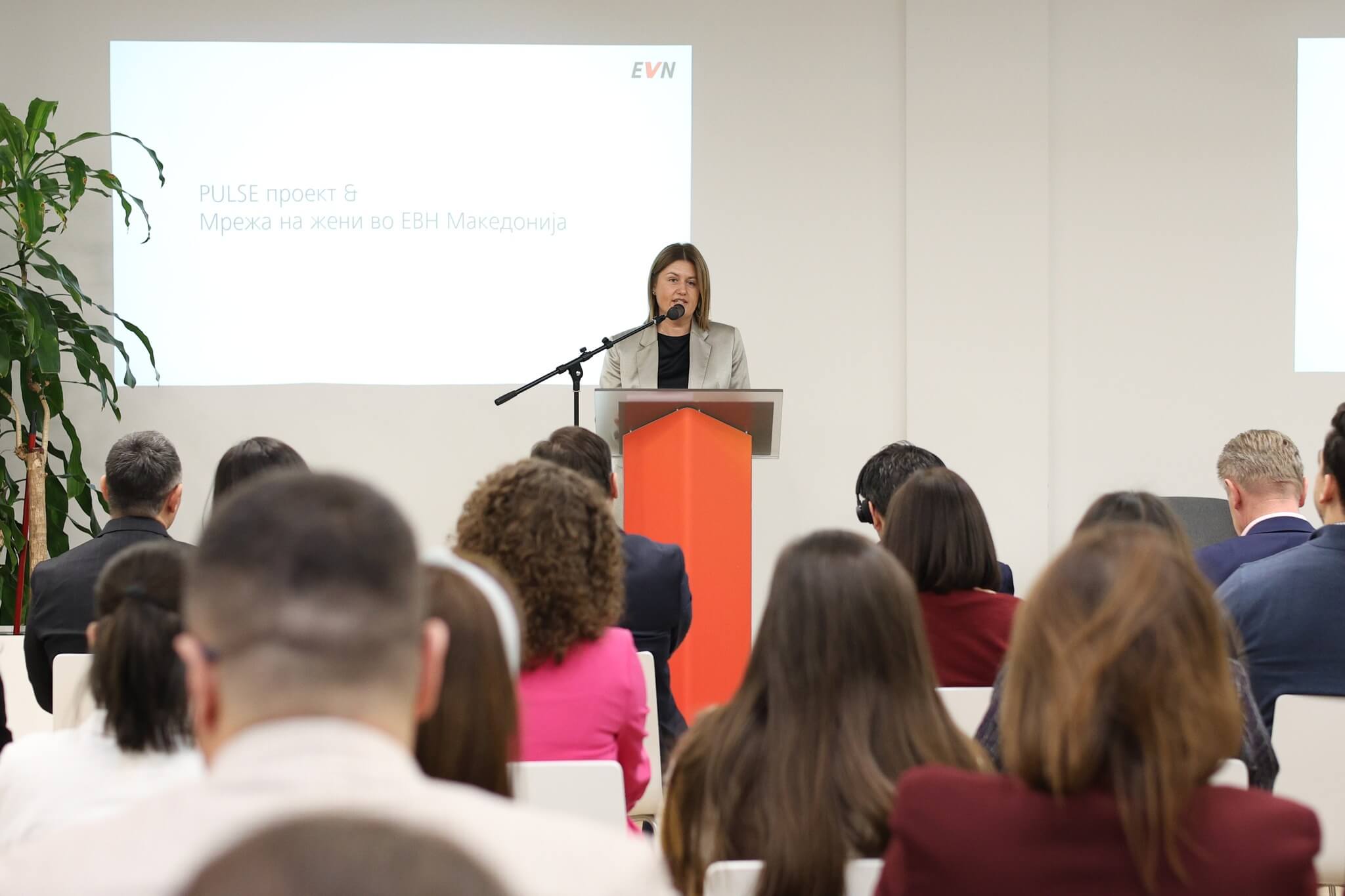 Министерката Божиновска: Жените се неискористениот интелектуален мотор на енергетиката