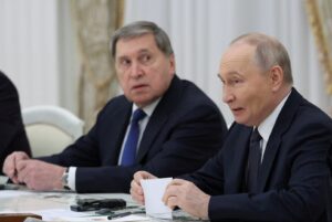 Ушаков: Путин е отворен за средба со Зеленски во Москва