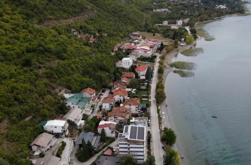 Урбан хаос и финансиски дупки во Охрид: ДЗР со „црвен картон“ за општината – дивоградби, неплатени такси и сомнителни субвенции