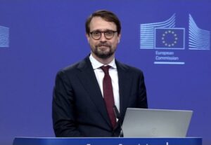 Ламерт: ЕК е посветена на проблемот на транспортните оператори и работи на него при подготовката на новата визна стратегија