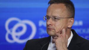 Сијарто: Унгарија нема да дозволи Украина да се приклучи на Европската Унија