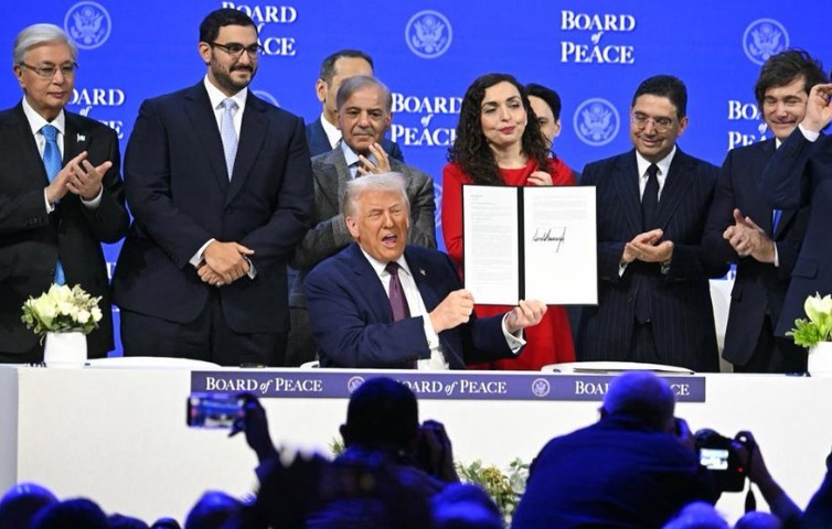 „Одборот за мир е едно од најважните тела создадени и ми е чест да претседавам со него“: Трамп по потпишувањето на повелбата