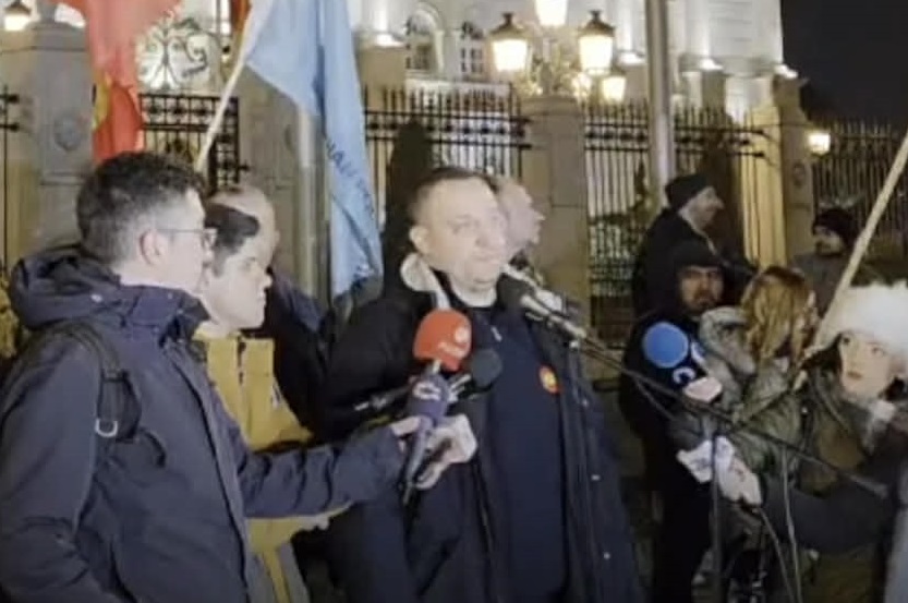 (ФОТО) Работниците го свртеа грбот кон Владата на протестот за повисоки плати