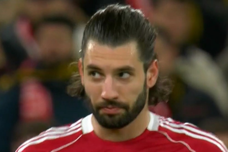 Собослаи од место, многу дрско