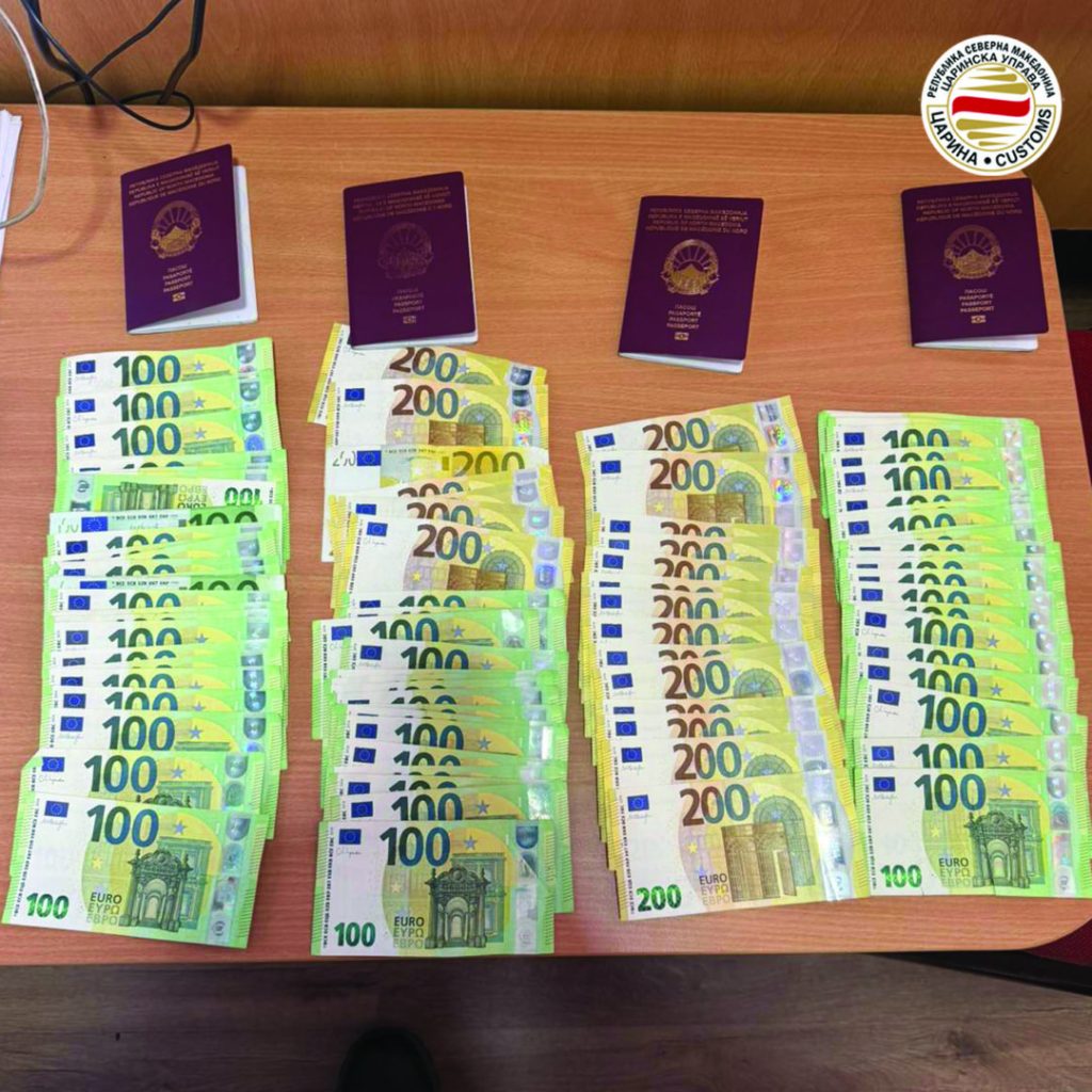 Цариниците запленија девизи, злато, музички инструменти и домашна ракија