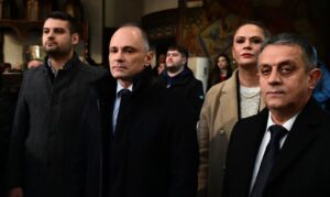 (ВИДЕО) Филипче за Божиќ: Да градиме праведно и слободно општество, младите тука да ја гледаат иднината