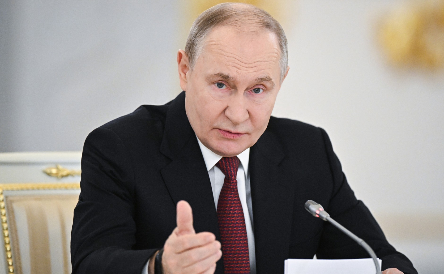 Откриен е уште еден начин на кој Путин ги заобиколува санкциите