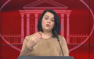 Снегот ја парализираше Холандија: откажани околу 500 летови, запрен и железничкиот сообраќај