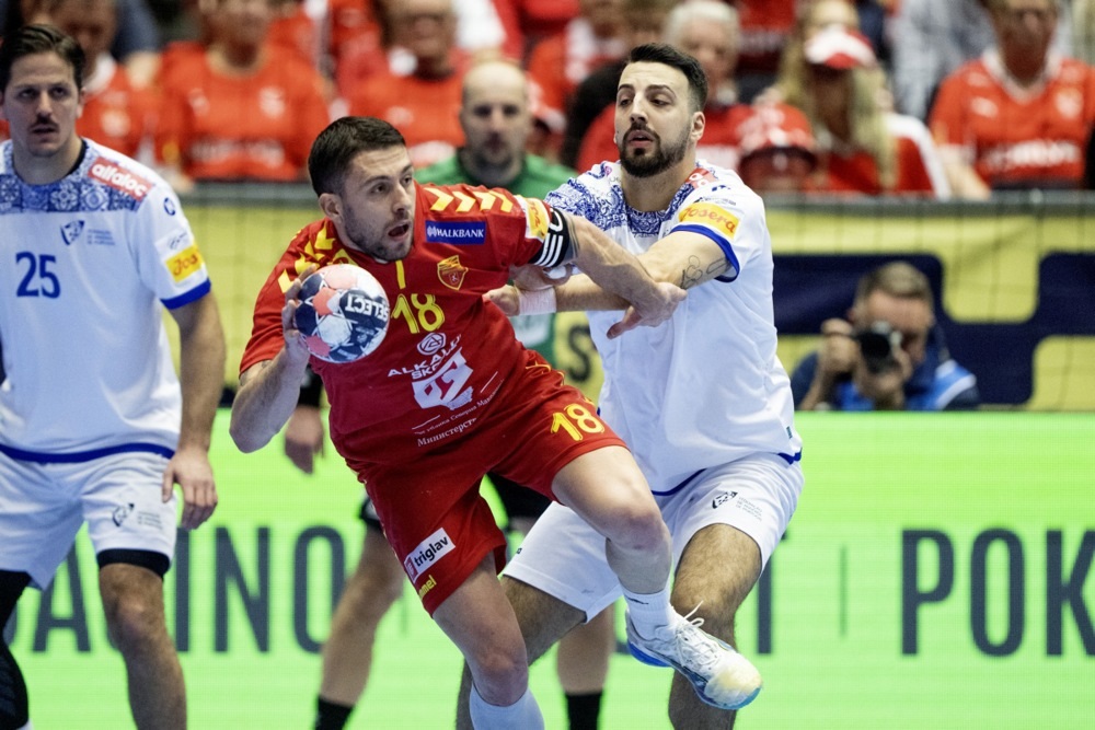 Македонија мора да ја победи Романија, потоа ќе навива за Данска