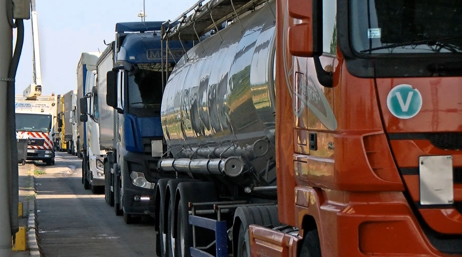 Камионџиите ќе ги блокираат границите – како тоа ќе влијае на секојдневието на граѓаните?